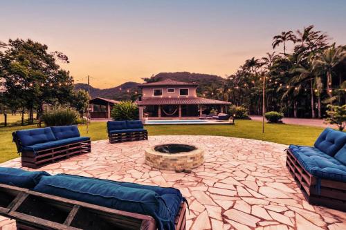 Recanto Vultuoso Paraíso na Estrada Bonita com piscina aquecida Hidro Quadra de areia e Area de lazer completa in Joinville, Brasil