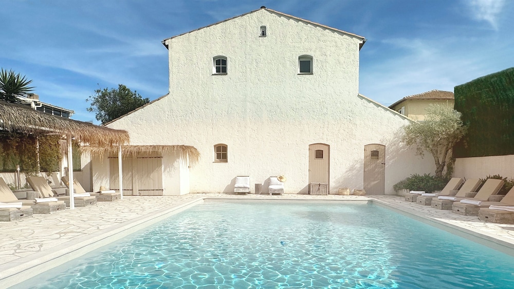 Blanc Sable Hôtel - carbon neutral hotel in Vallauris