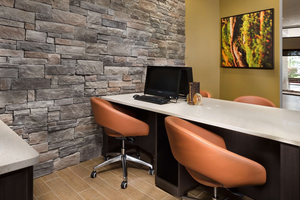 DoubleTree by Hilton Hotel Lawrence - photo 27