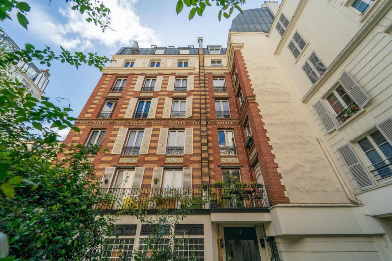 Le Celeste Wifi Sacre Cœur — 4-Star Luxury Hotel in Paris, France