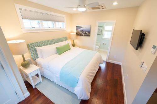 The East Island Reserve Hotel - photo 70