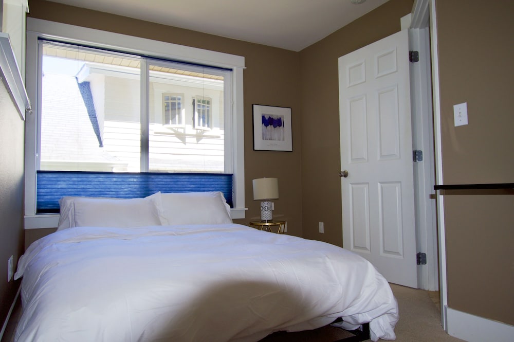 Comfort and Grace on Queen Anne Hill - photo 5