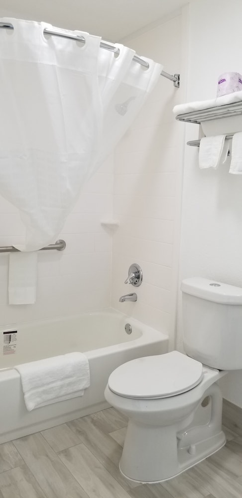 Key West Inn Boaz - photo 23