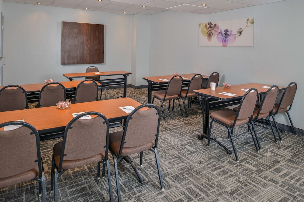 Hampton Inn closest to Universal Orlando - photo 36