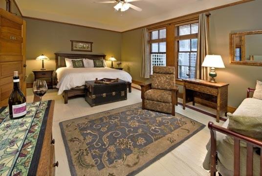 McCloud Hotel - photo 22