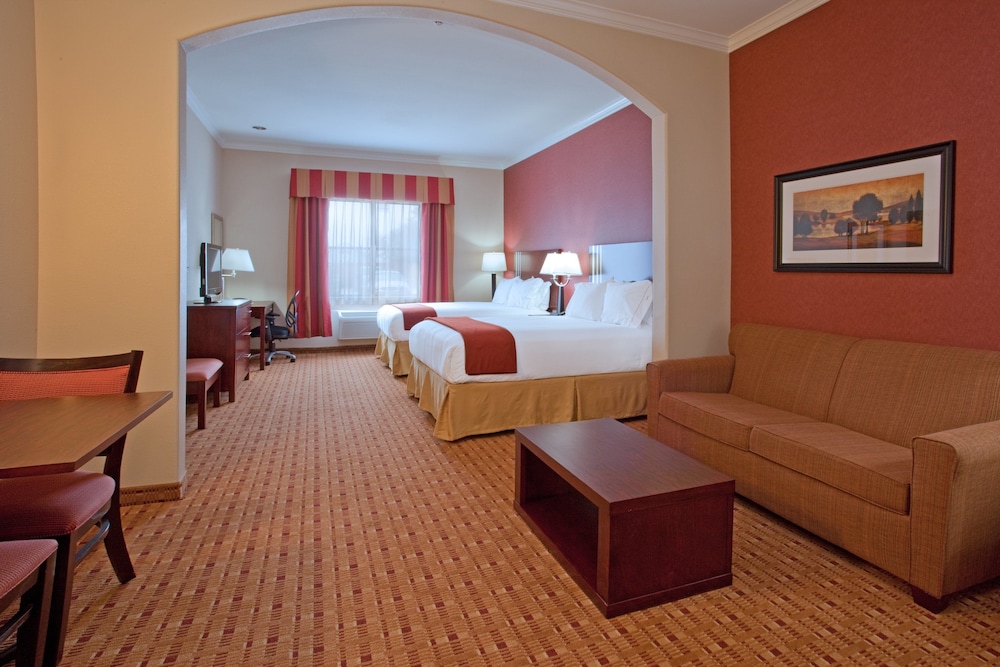 Holiday Inn Express Hotel & Suites Vidor South - photo 4