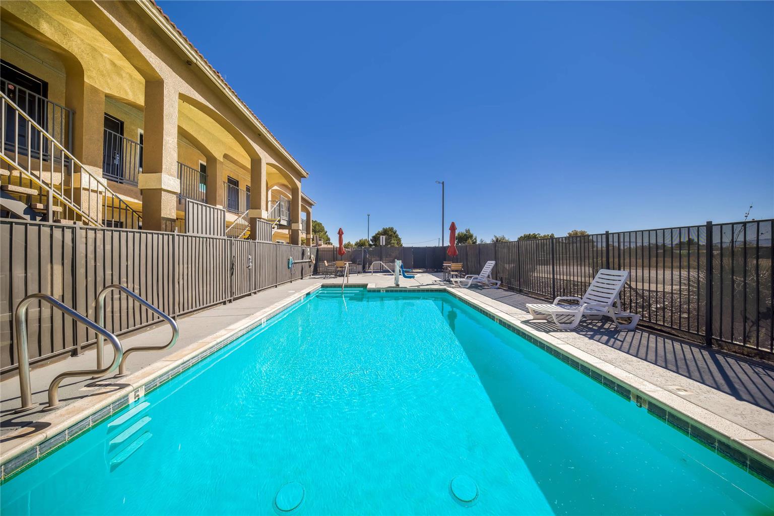 Quality Inn & Suites - photo 35