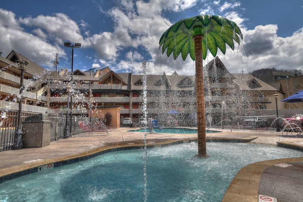 Crossroads Inn & Suites - photo 76