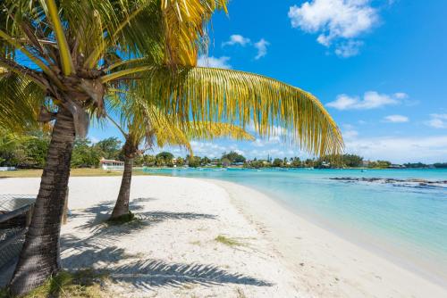 Quaint Beach Villa in a fishing village — 4-Star Luxury Hotel in Grand Gaube, Mauritius