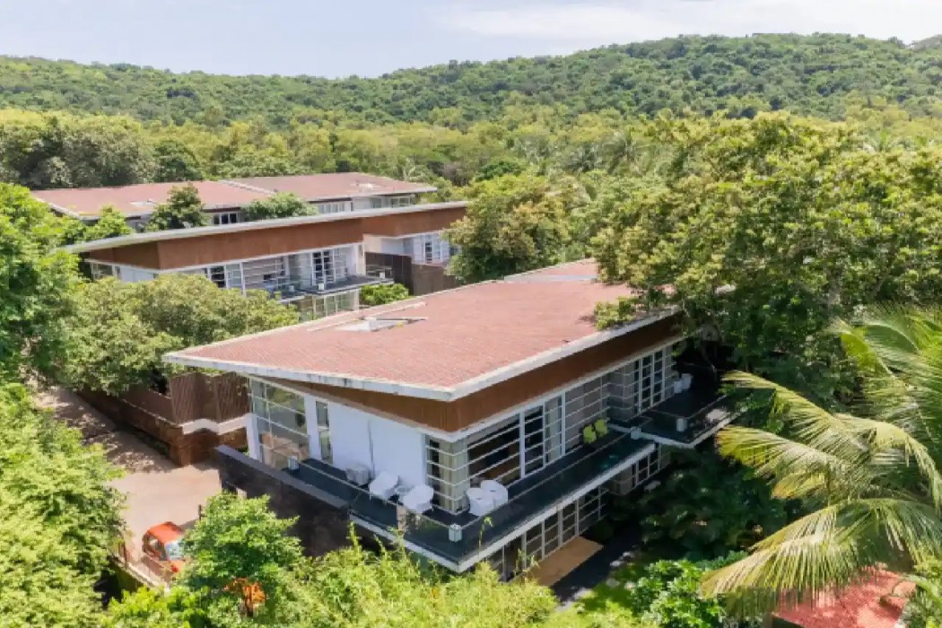 Elivaas Dahlia Luxurious 4BHK Villa with Private Pool — 5-Star Luxury Hotel in Mormugao, India
