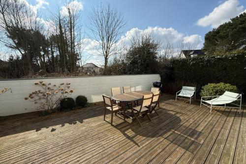 Family villa with terrace in Cucq — 4-Star Luxury Hotel in Cucq, France