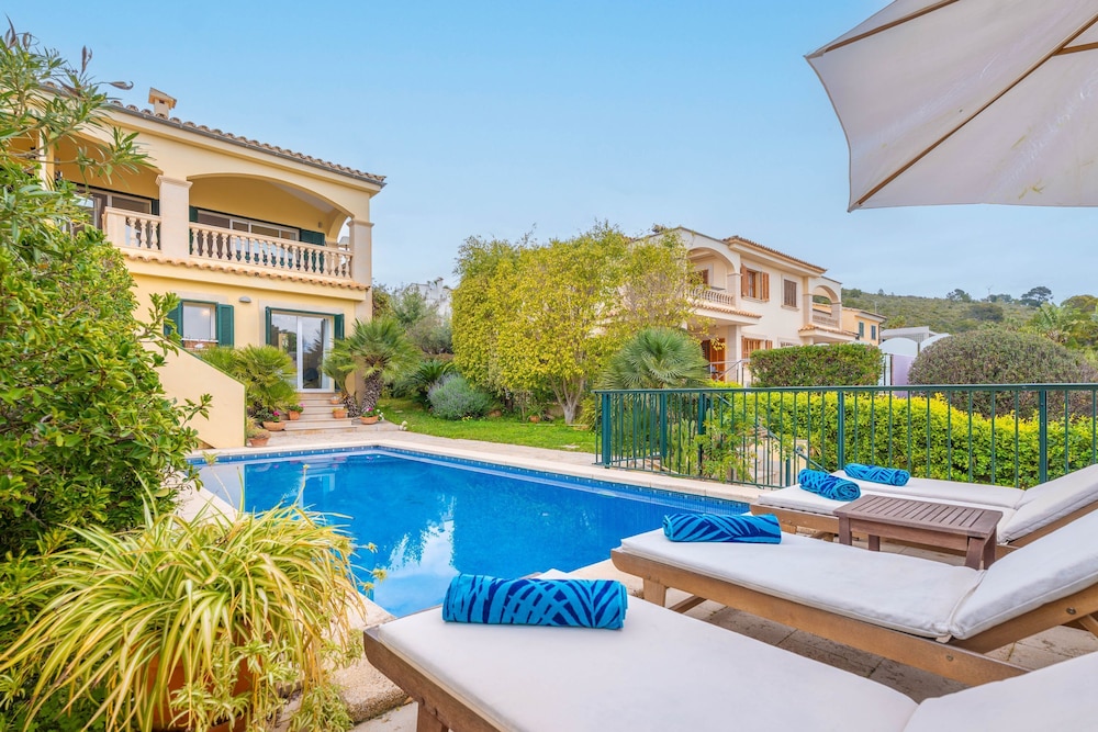 Xilvar In Mallorca With 3 Bedrooms And 2 Bathrooms — Alcudia
