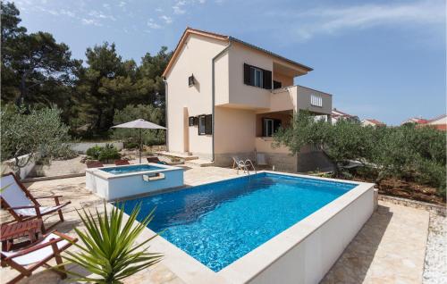 Awesome Home In Sutivan — 4-Star Luxury Hotel in Sutivan, Croatia
