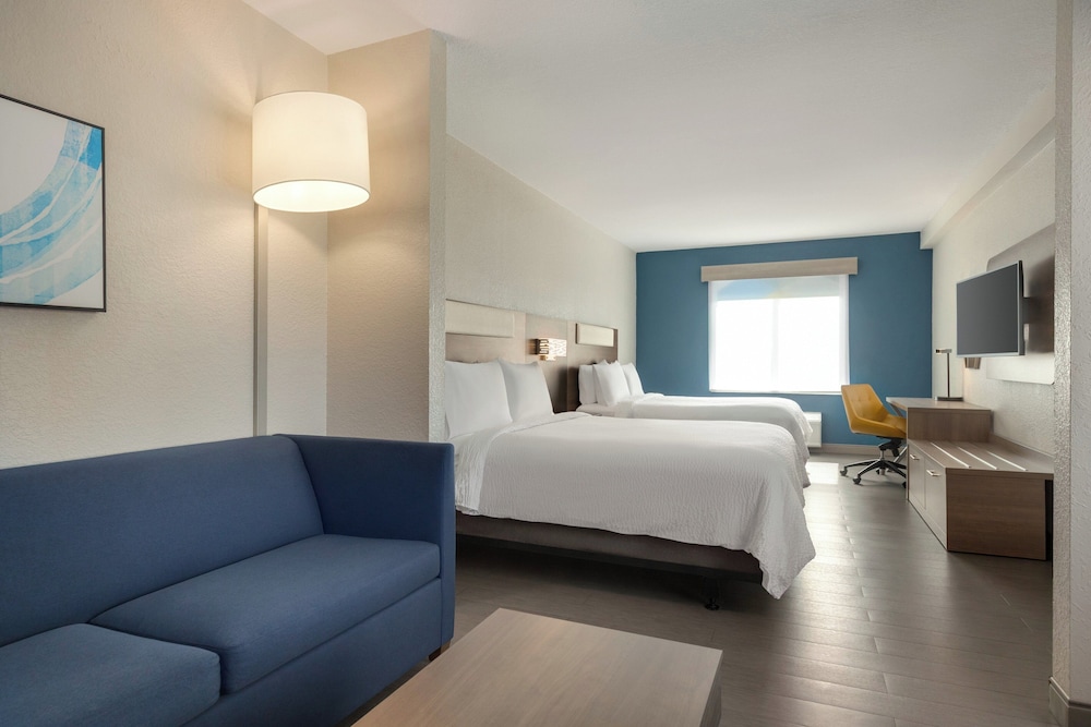 Holiday Inn Express & Suites Fort Lauderdale Airport South by IHG - photo 6
