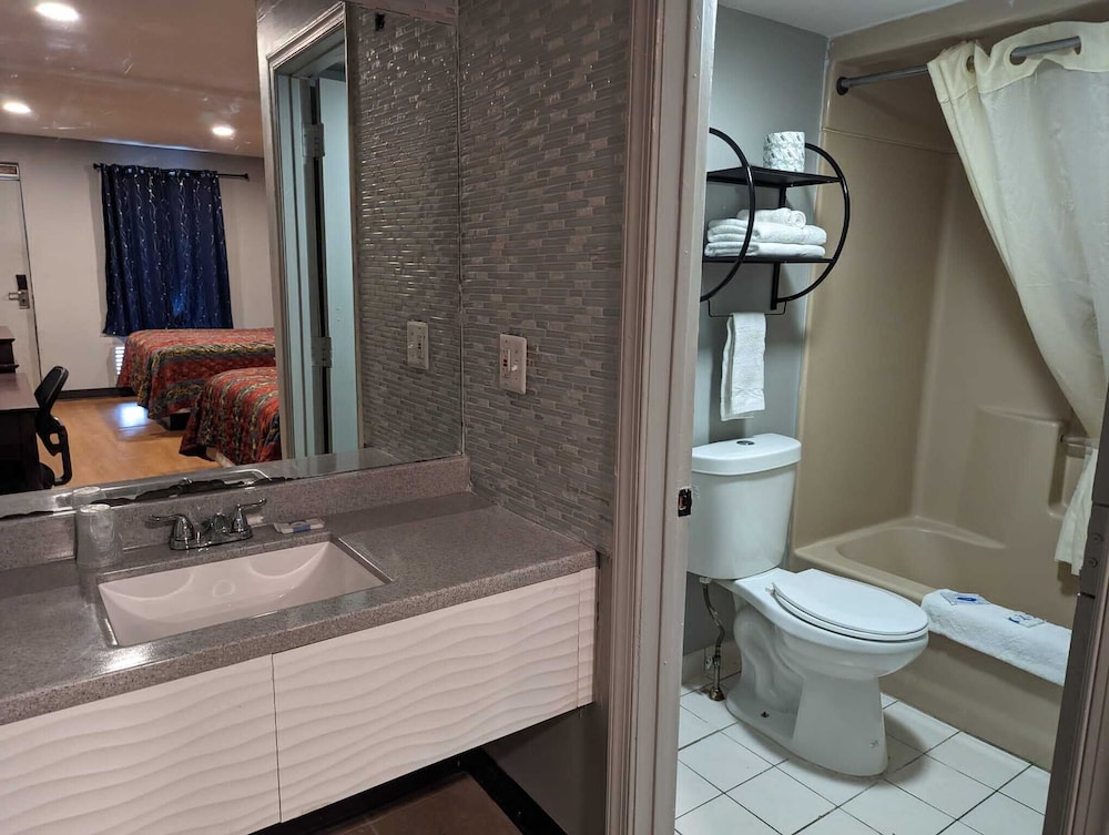 Executive Inn Coopersburg - photo 9
