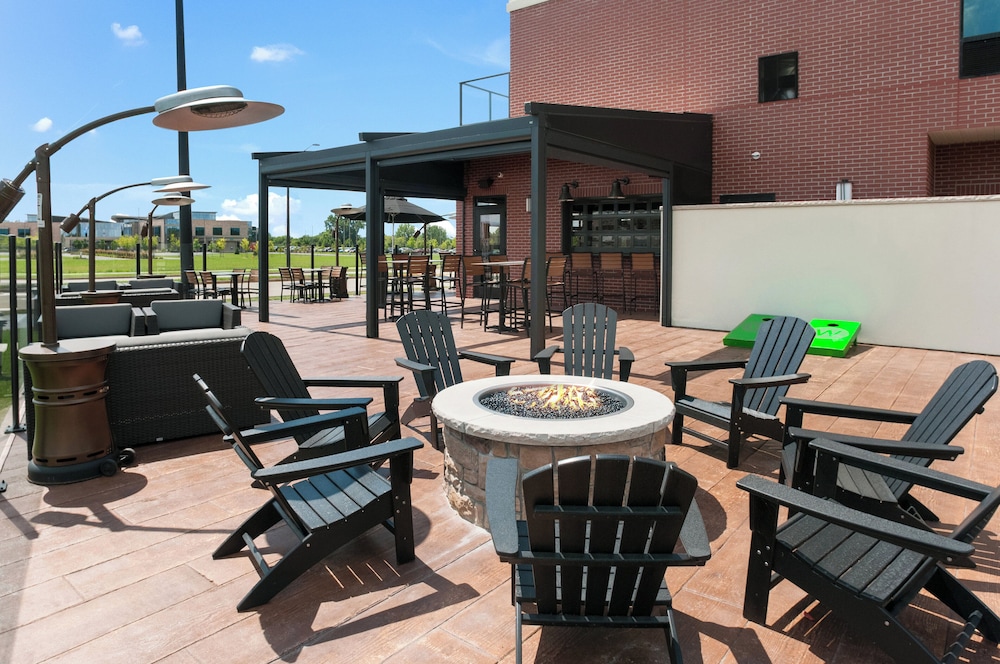 Cobblestone Hotel & Suites Appleton International Airport - photo 42