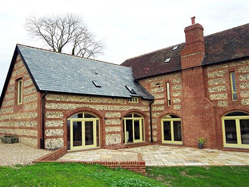 Lodge Farmhouse Bed & Breakfast — 4-Star Luxury Hotel in Salisbury, United Kingdom
