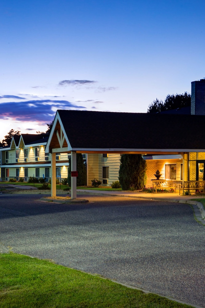 AmericInn by Wyndham Ham Lake - photo 16