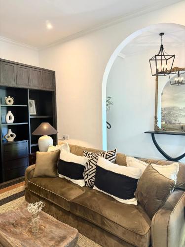 Saige House Room in Shared Villa — 4-Star Luxury Hotel in Canggu, Indonesia
