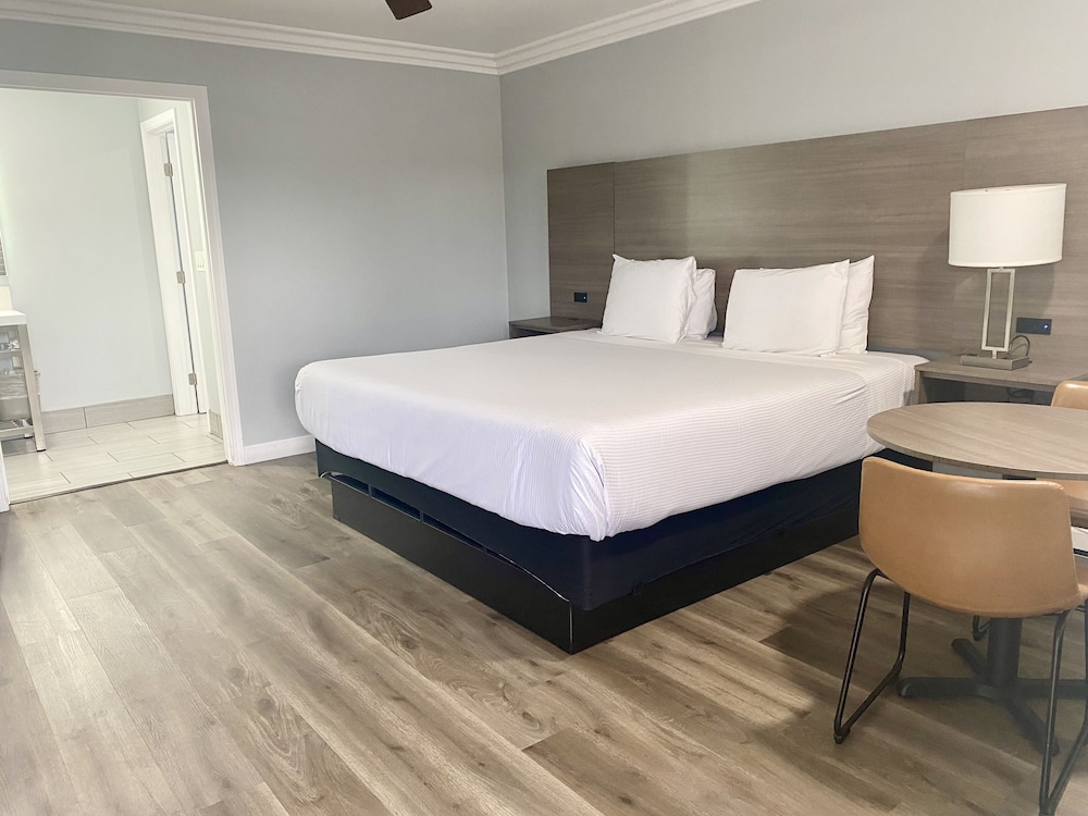 Lone Oak Lodge - photo 10