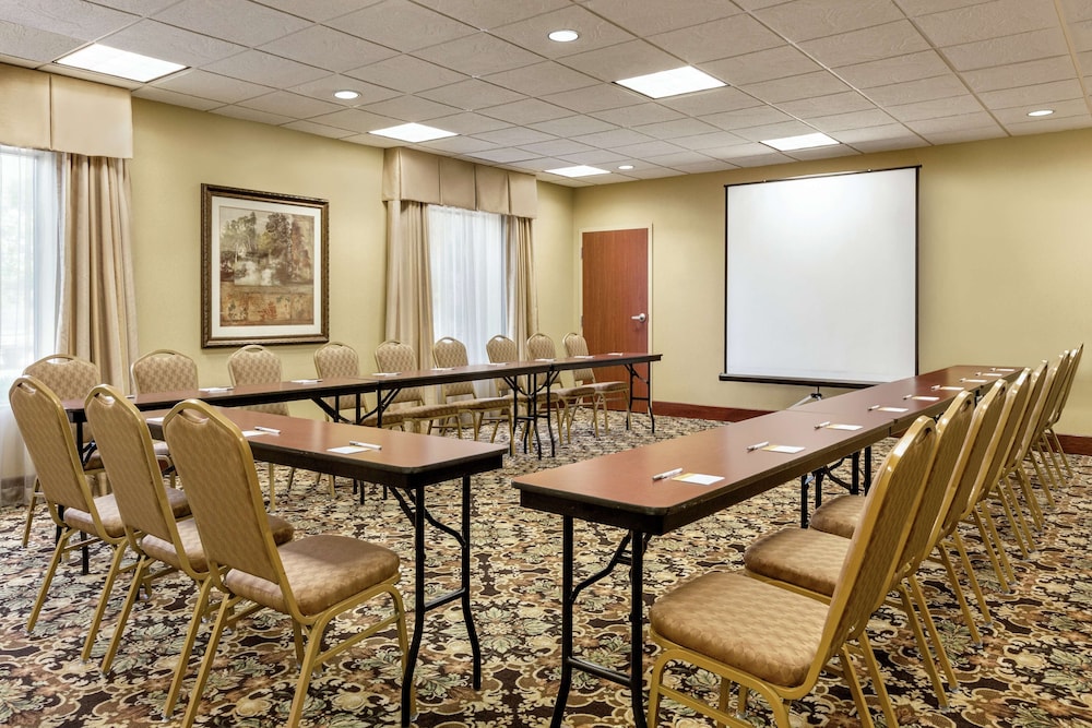Hampton Inn Duncan - photo 39