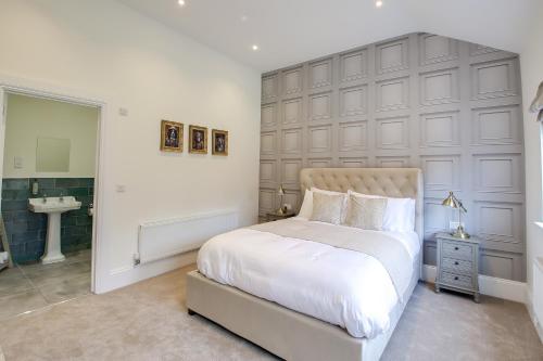 The Kings Arms Rooms — 4-Star Luxury Hotel in Saint Osyth, United Kingdom