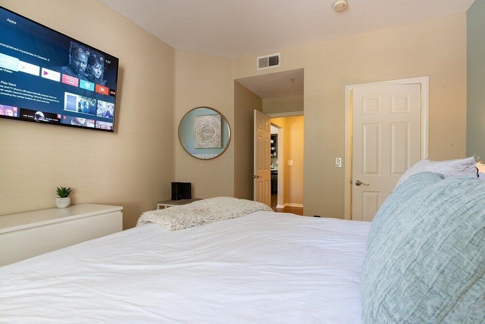 Sky Luxury 2BDRM Suite Deluxe Living Cali — 4-Star Luxury Hotel in Santa Clarita, United States