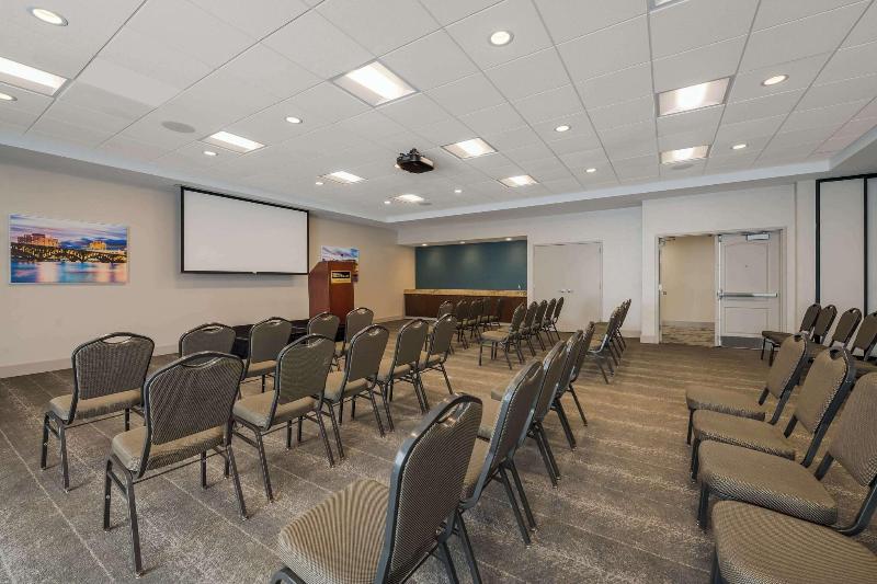 Hilton Garden Inn Rockford - photo 188