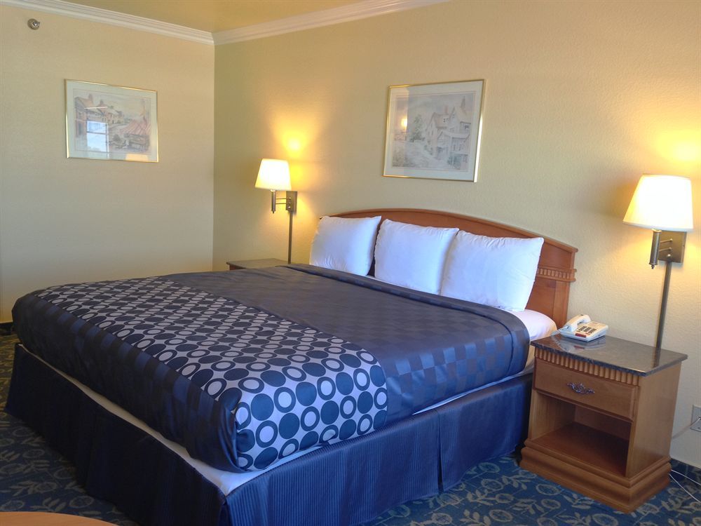 Hotel Fontana CA - photo 18