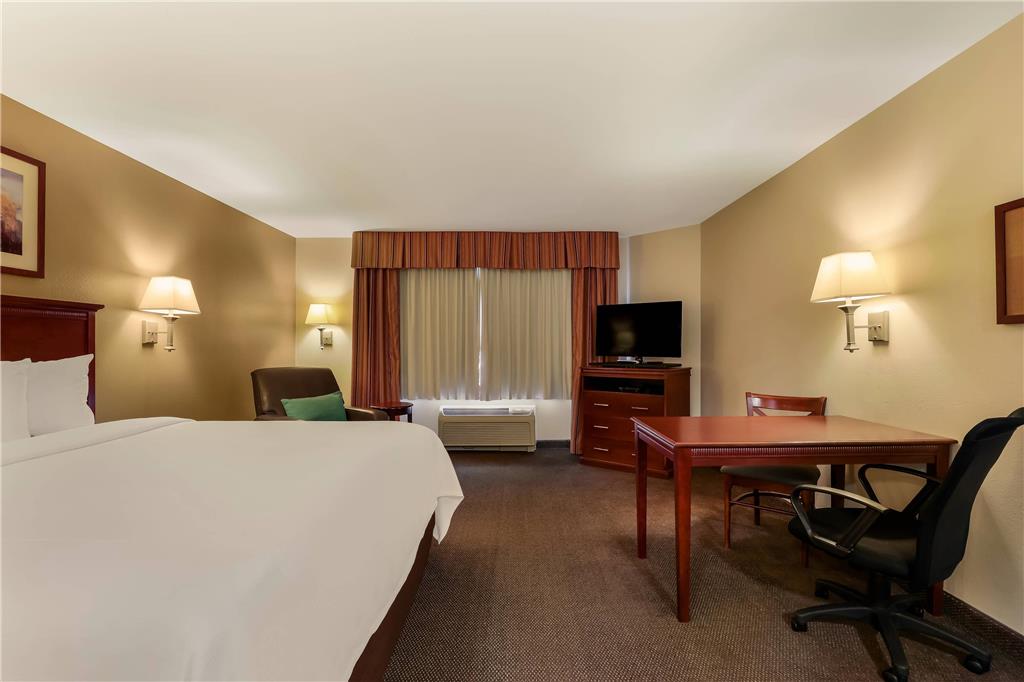 MainStay Suites Fitchburg Madison - photo 15
