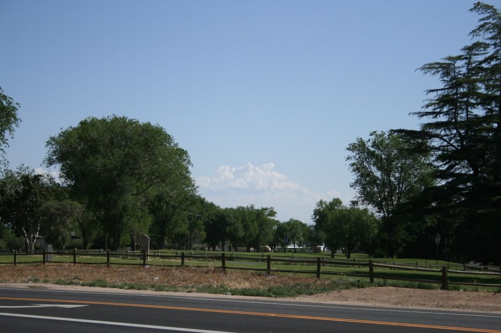 Antelope Hills Inn - photo 13