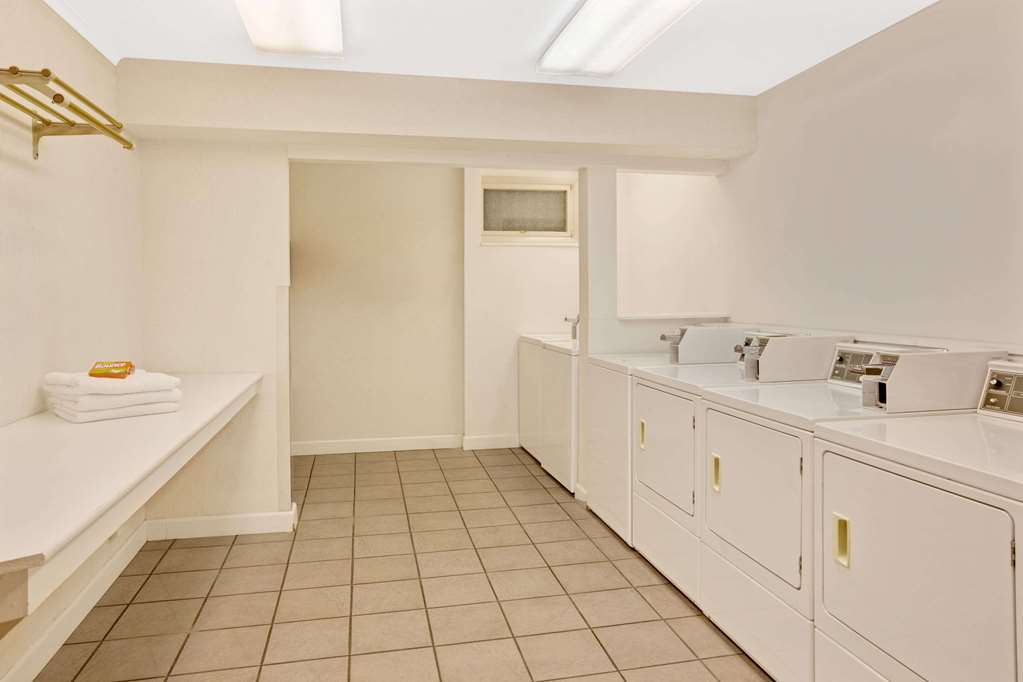 Travelodge by Wyndham Rapid City - photo 11