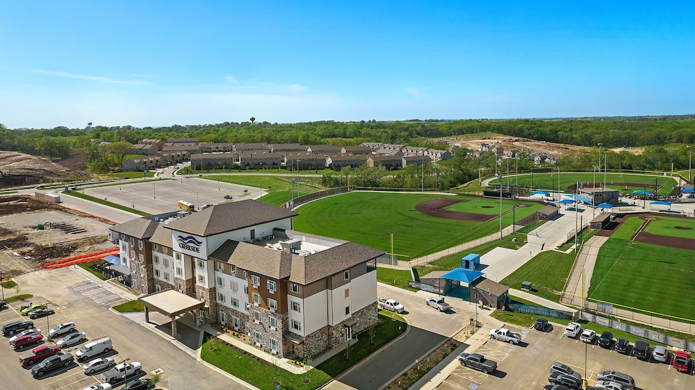 Holiday Inn Exp Parkville - photo 82