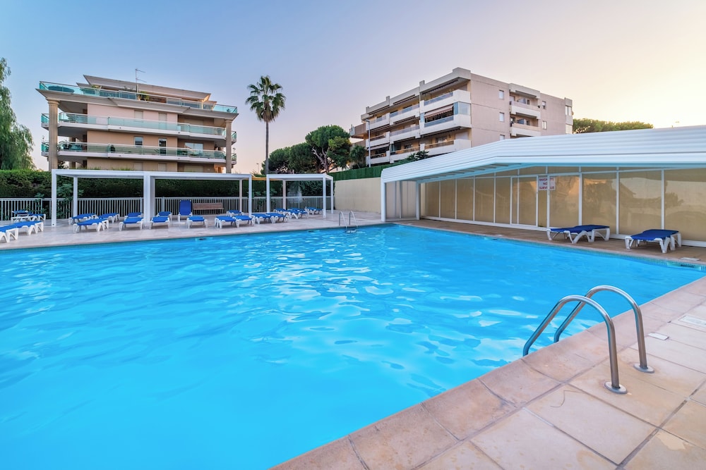 Pierre & Vacances Residence Heliotel Marine — 4-Star Luxury Hotel in Saint-Laurent-Du-Var, France