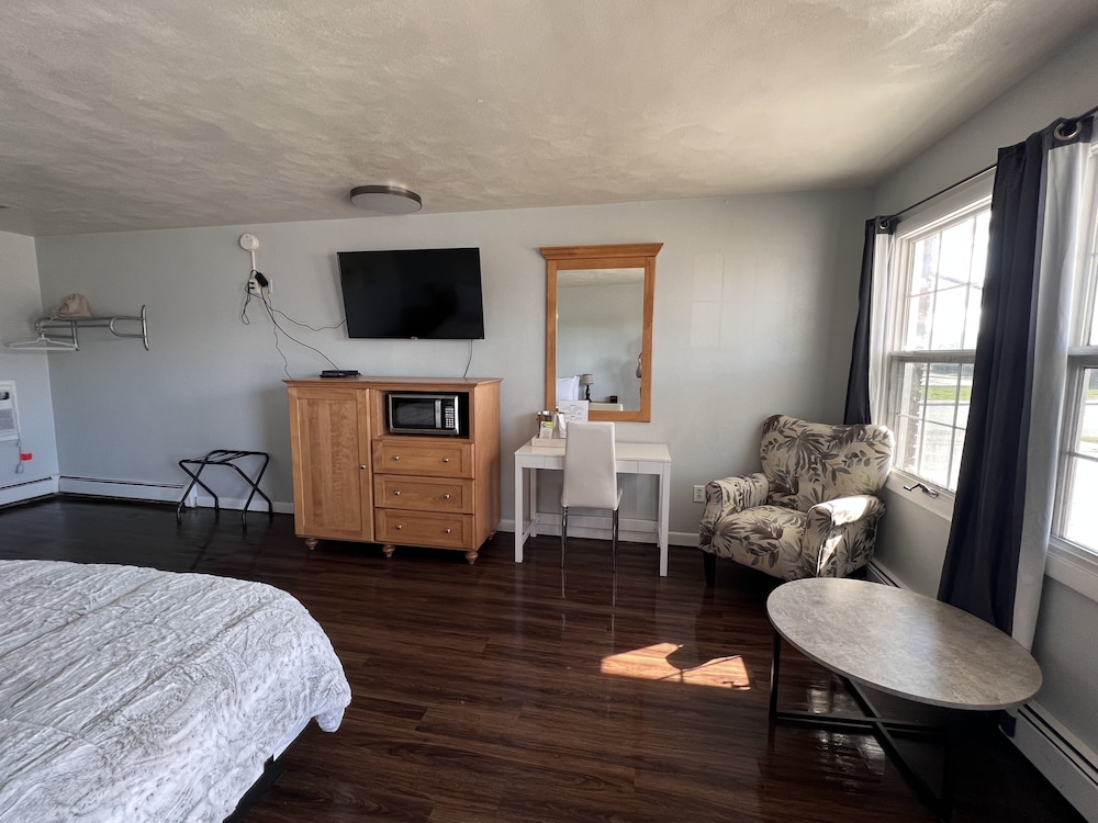 Brewer Motor Inn - photo 9