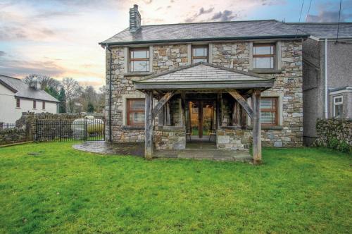 Oak Lodge The Sleeping Giant Pen Y Cae Inn — 4-Star Luxury Hotel in Brecon, United Kingdom