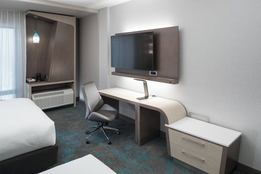 Courtyard by Marriott Houston Heights I 10 - photo 13