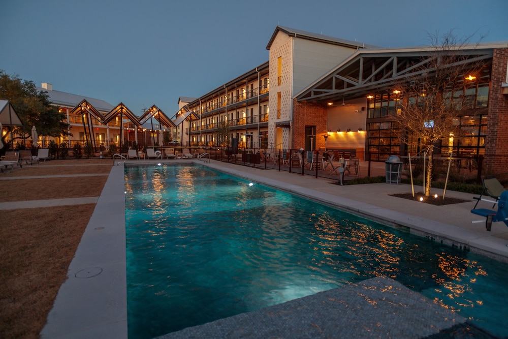 Cavalry Court by Valencia Hotel Collection - photo 28