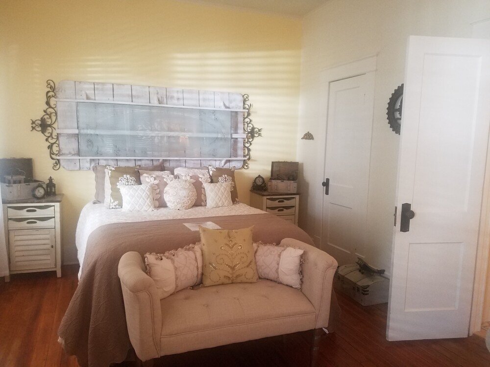 Gibbs Street Manor - photo 12