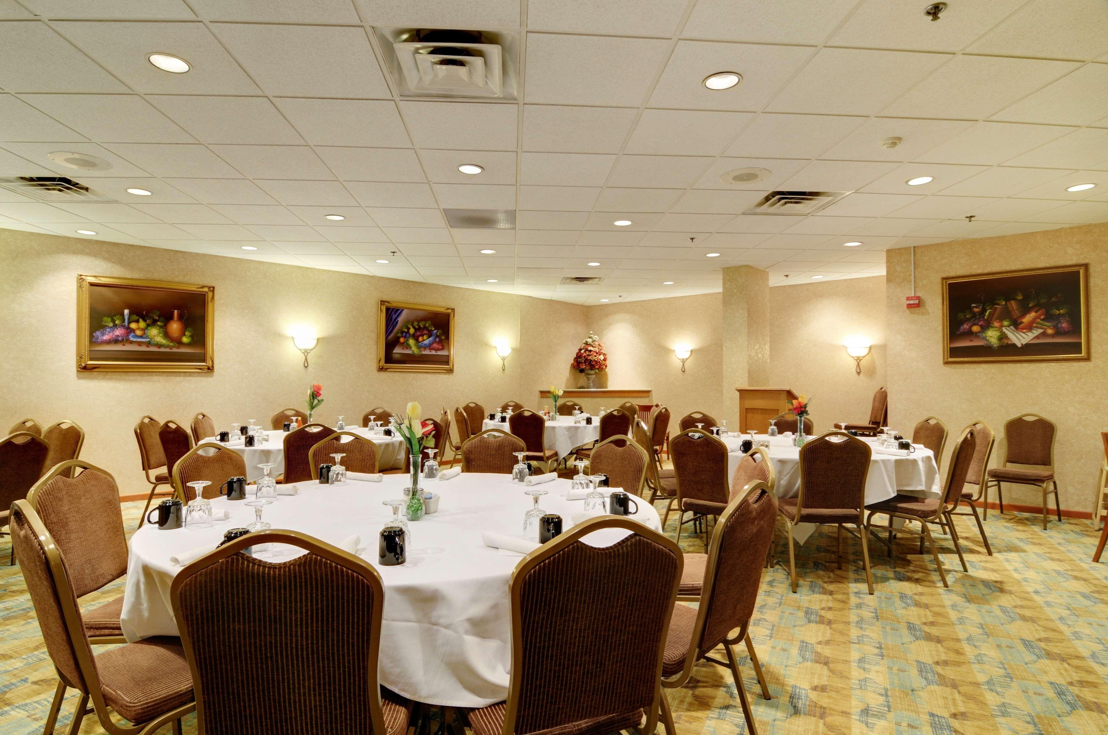 Best Western Plus Chicago Hillside - photo 35