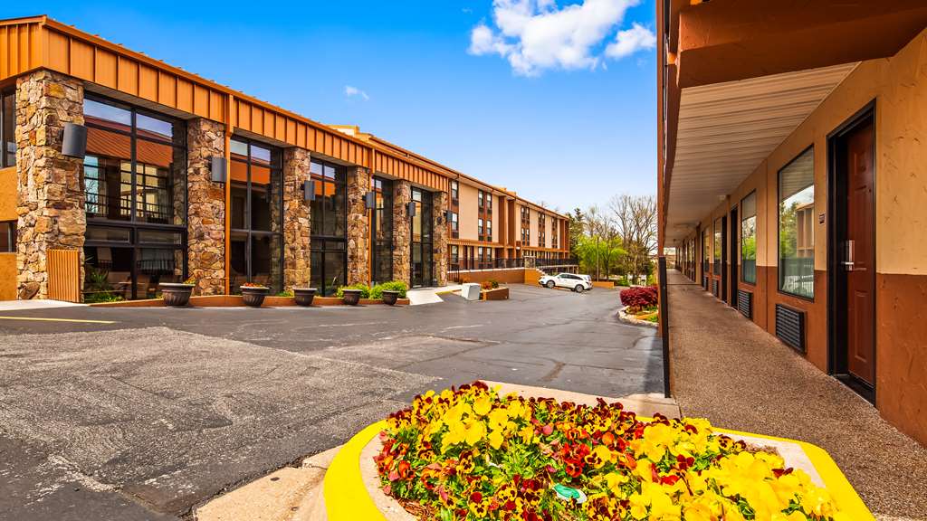 Best Western Center Pointe Inn - photo 39
