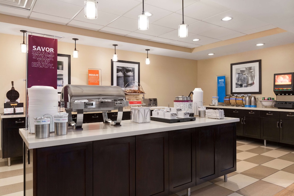 Hampton Inn & Suites San Bernardino - photo 25