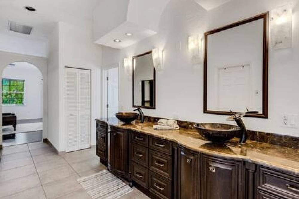 Siesta Key Marvel Pool SPA Deeded Beach Access - photo 42