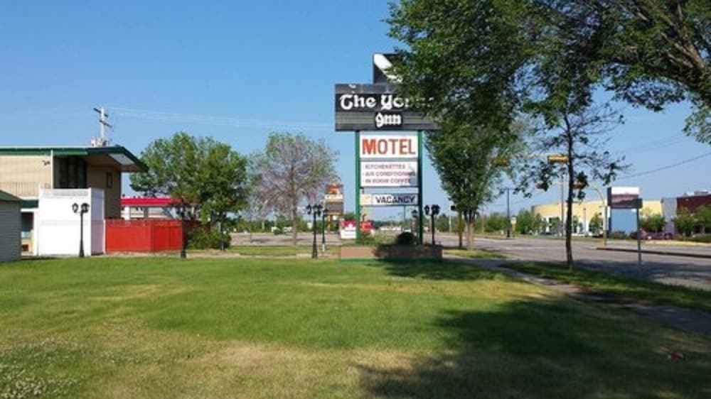 Yorke Inn Motel — hotel in Yorkton