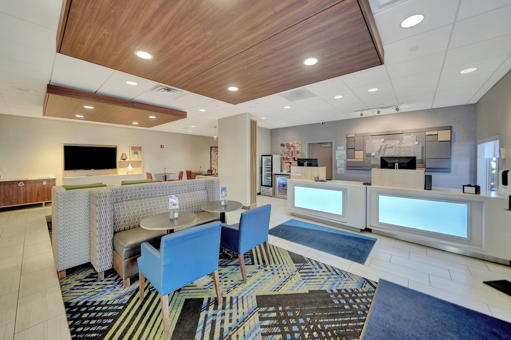 Holiday Inn Express Hotel & Suites Beatrice by IHG - photo 163