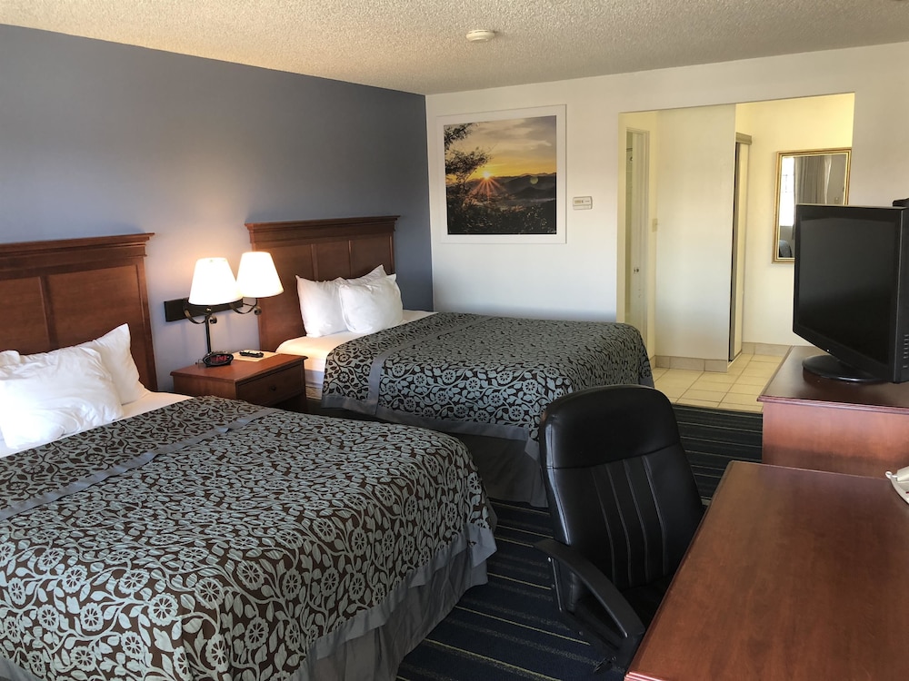Days Inn by Wyndham Grand Junction - photo 15