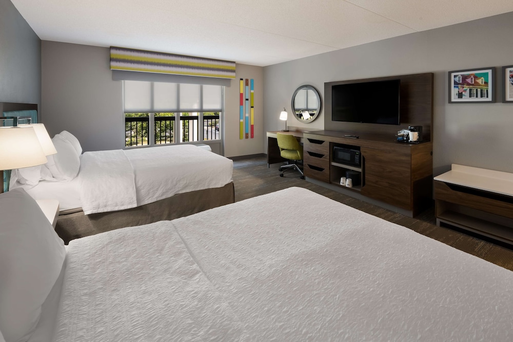 Hampton Inn & Suites Fredericksburg at Celebrate Virginia - photo 27