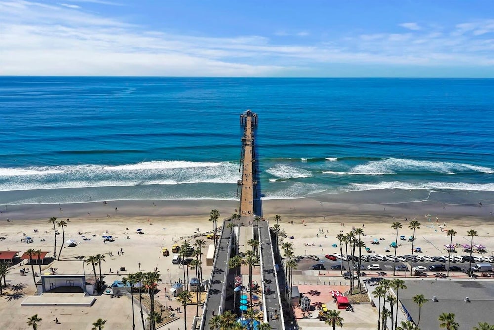 Awesome 6BR 15 Min To Beach in Oceanside, United States
