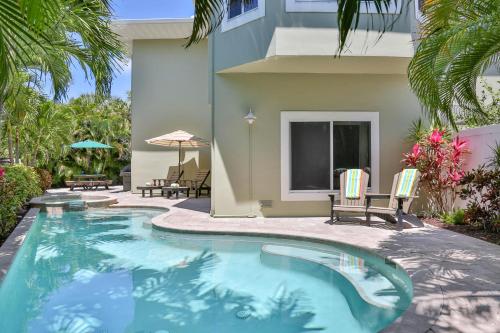 Dragonfly Breeze in Holmes Beach, United States