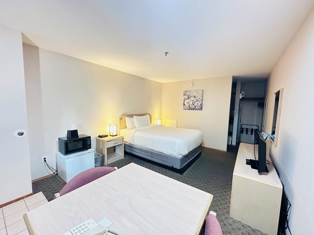 Timberland Inn & Suites - photo 17